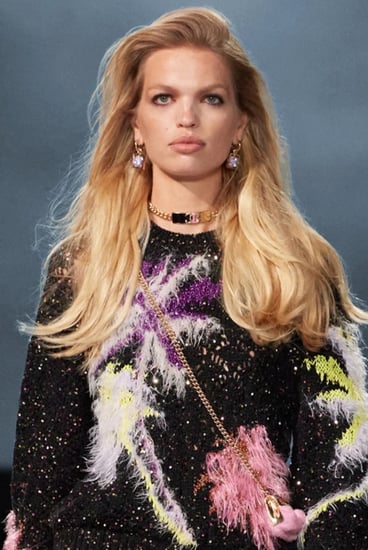 2024 قلادة شوكر بلوقو شانيل ذهبي أسود وردي