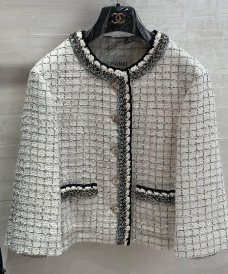 جاكيت شانيل تويد أسود فضي ذهبي واسع  2025 CHANEL TWEED WHITE JACKET