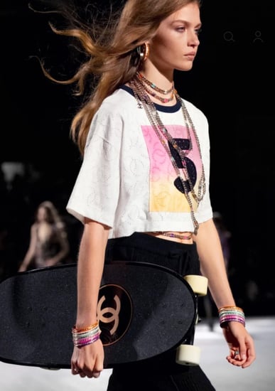 2024 شانيل سوار ذهبي و ابيض