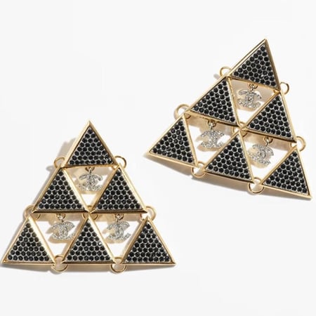 اقراط شانيل