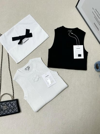 White or black 25B chanel tank top 2025 قميص شانيل قطن أبيض أو أسود
