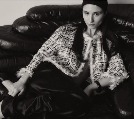 2025 CHANEL TWEED FEATHERS JACKET  جاكيت شانيل تويد ريش أبيض أسود