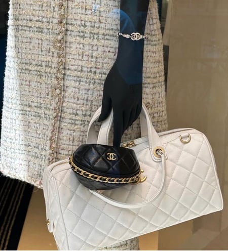 Chanel gold Wool Tweed dress  2025 فستان شانيل تويد صوفي ذهبي قصير