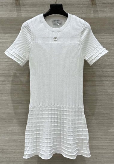 2025 CHANEL WHITE dress  فستان  شانيل باكمام  أبيض