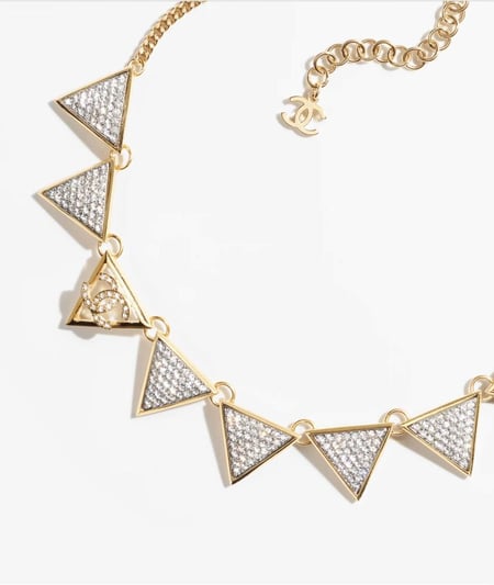 شانيل قلاده