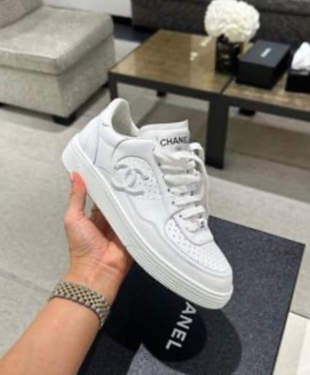2025 حذاء شانيل جزمة رياضي أبيض white Chanel sneakers