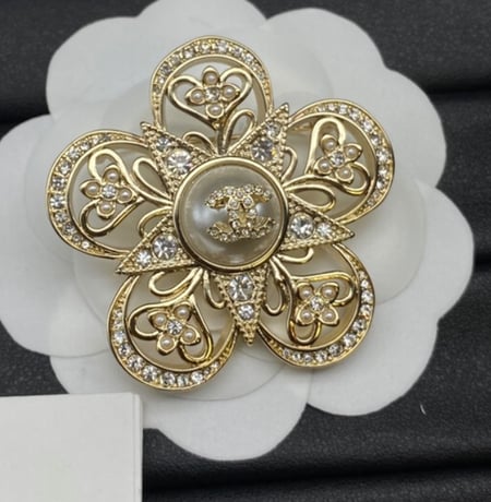 2024 اقراط شانيل بمشبك معدن لألئ زجاجية ذهبي