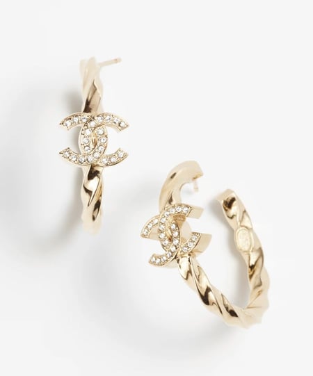 2024 شانيل اقراط ستد غلق حلقة بنجمه مرصعه بالكريستال مدمج بحروف شعار سي سي القرط الواحد مرصع بثلاثين قطعة كريستاليه فاخرة اللون اذهبي لامع معدن ستراس