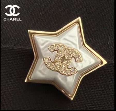 2024 أقراط شانيل ذهبي على شكل نجمة مرصعة بالكريستال