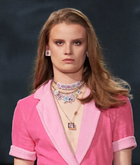 2024 اقراط شانيل غلق مسمار راتنج معدن ستراس