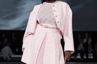 2024 كنزة  شانيل صوفية خفيفة وردية مخرمة