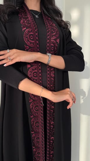 عباية انترنت نص كلوش بأكمام سترتش ( عنابي)