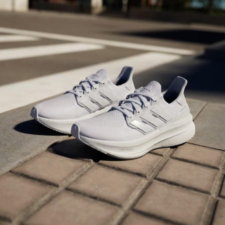 جزمة  أديداس Ultraboost 5 نسائي