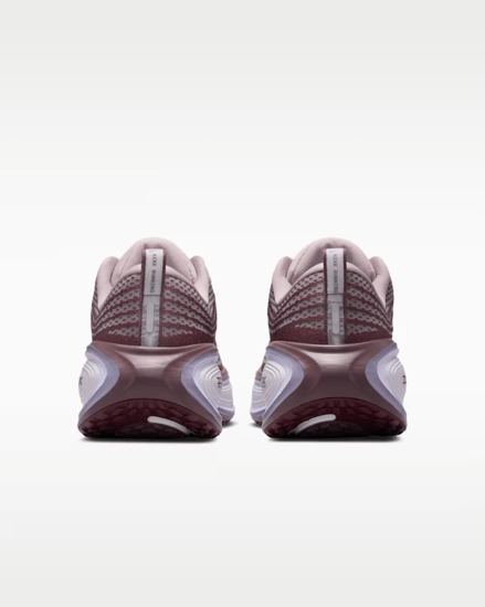 جزمة نايك Nike Vomero Plus نسائي