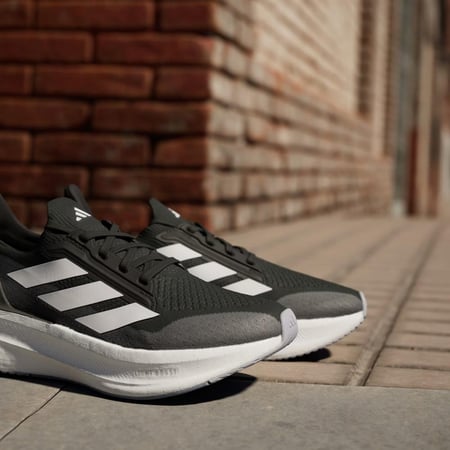 جزمة  أديداس ULTRABOOST 5X نسائي