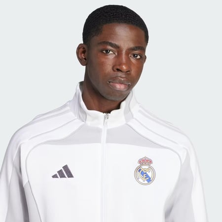 توب ريال مدريد 2025/26 لايف ستايل