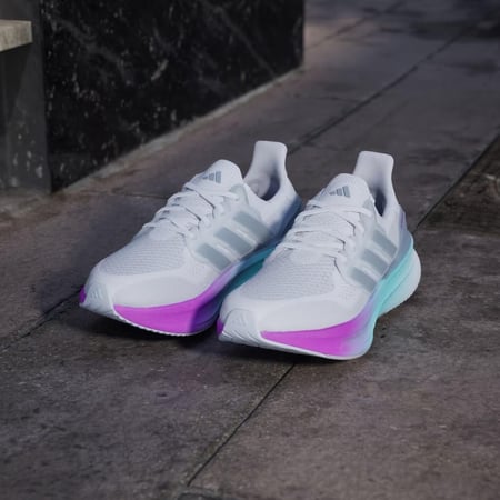 جزمة  أديداس Ultraboost 5 نسائي