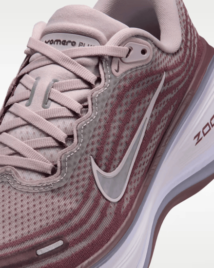 جزمة نايك Nike Vomero Plus نسائي