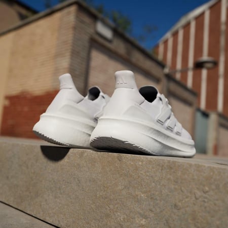 جزمة  أديداس Ultraboost 5 نسائي