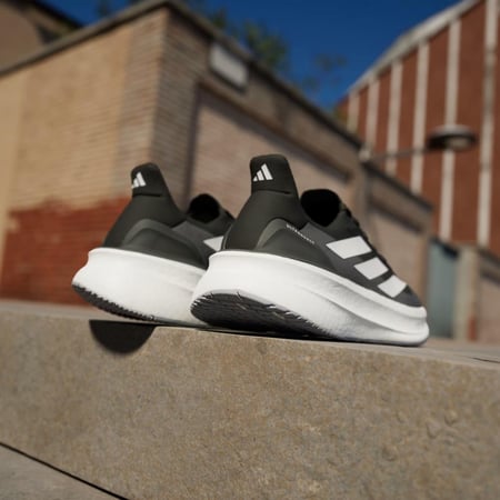 جزمة  أديداس ULTRABOOST 5X نسائي