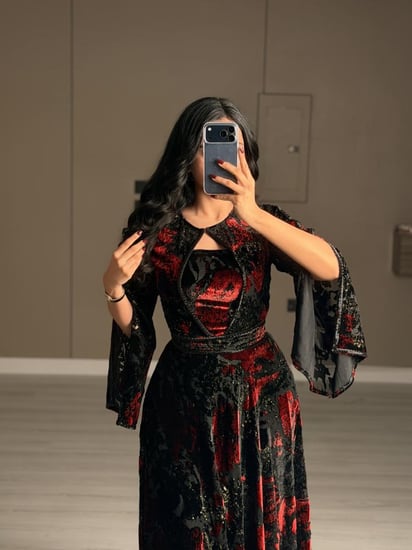 فستان سهرة مخمل احمر واسود