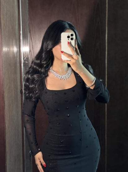 فستان سهرة ناعم طويل لون اسود بقصة حورية البحر