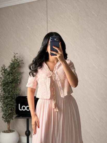 فستان  ناعم مع جاكيت بلون وردي