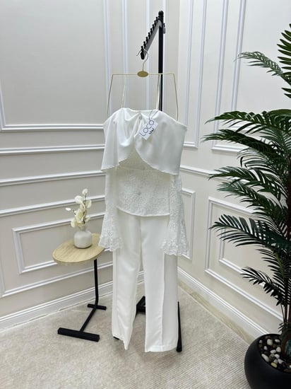 طقم ابيض ناعم