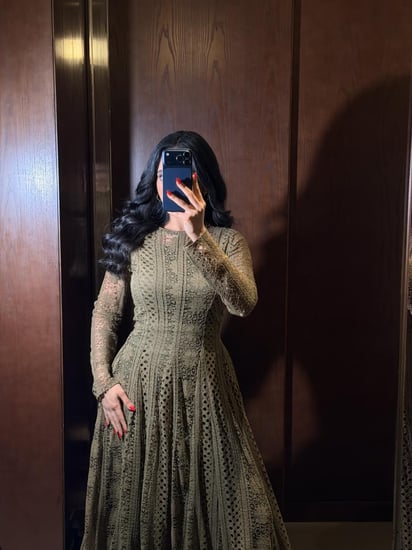 فستان ناعم باكمام  من لوكا