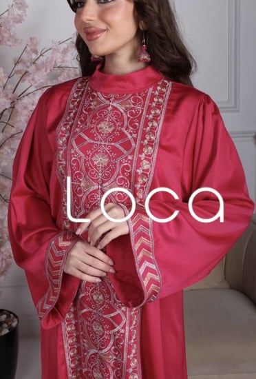جلابيه باللون الفوشي