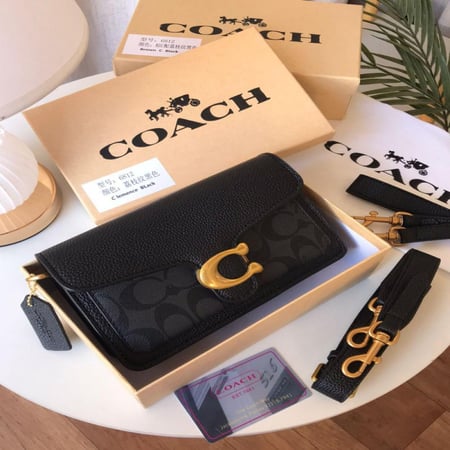 شنطة نسائية انيقة من ماركة كوتش درجة اولى  جودة عالية