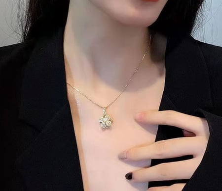 سلسال الكلوفر الدوار