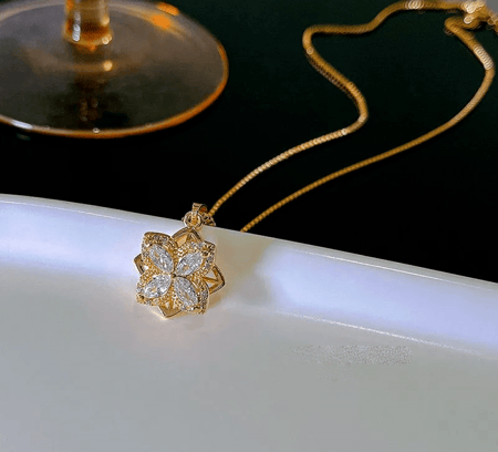 سلسال الكلوفر الدوار