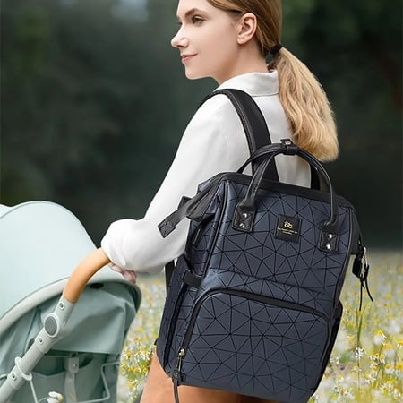 شنطة مقسمة من داخل للمواليد