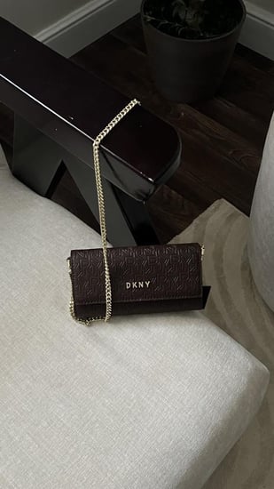شنطه فاخره بحرف dk