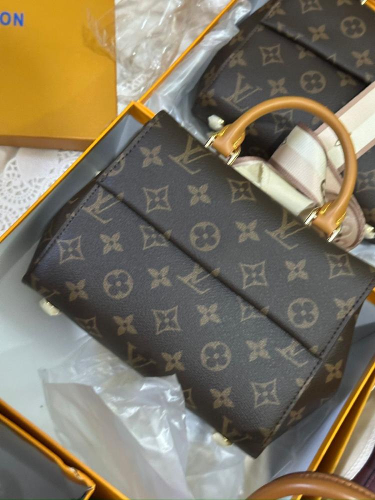 شنطه فيتون حجم وسط