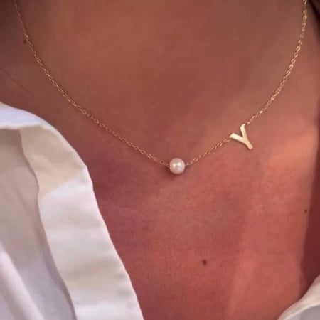 سلسال حرف مع لولو مطلي ذهب