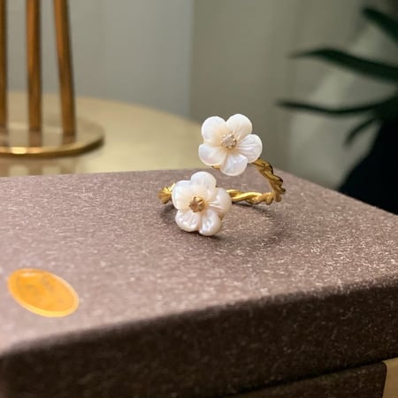 خاتم مطلى ورد صدف