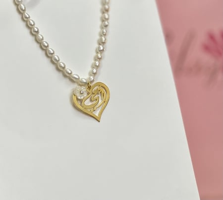 عقد لولو طبيعي مع اسم مطلى بماء الذهب الحقيقي