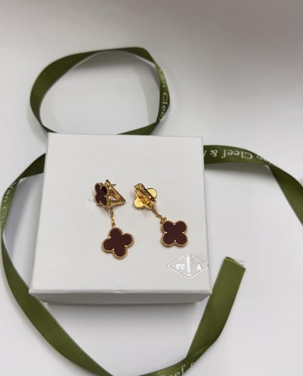 حلق فان كليف  وردتين لون عودي