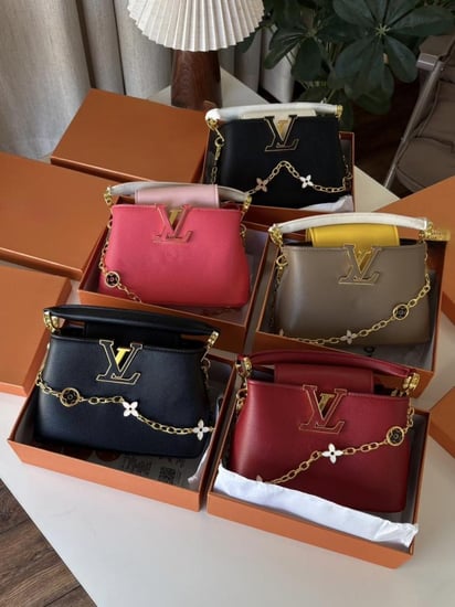 شنطه لوى  عده الوان