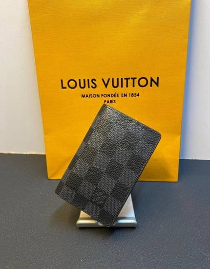 بوك لويس فيتون مع الملحقات