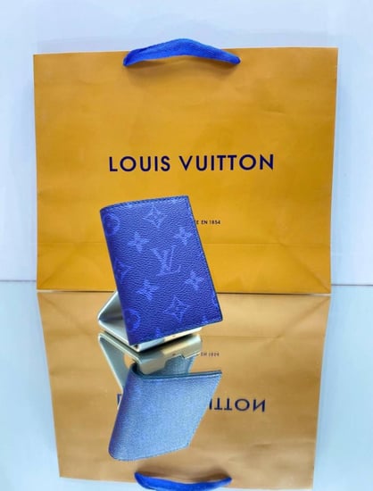 بوك لويس فيتون مع الملحقات