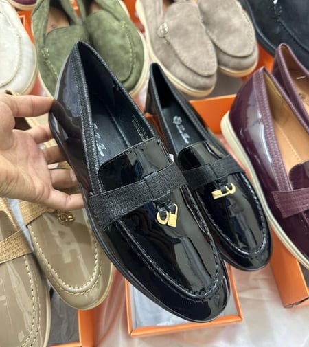 حذاء لوروبيانا