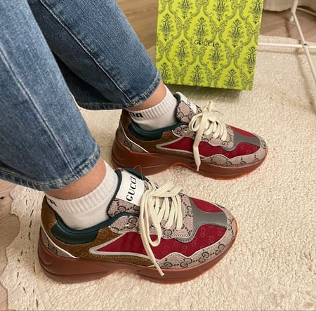 حذاء قوتشي سنيكرز