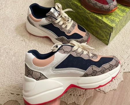 حذاء قوتشي سنيكرز