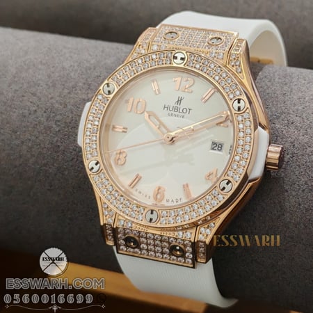 ساعة هوبلوت كلاسيك فيوجن - موديل نسائي مقاس 38 ملم - فصوص صفين في الايطار