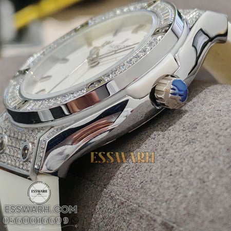 ساعة هوبلوت كلاسيك فيوجن - موديل نسائي مقاس 38 ملم فصوص دق بياجيه