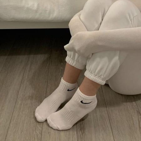 جوارب نايك قصير أبيض