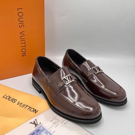 حذاء لويس فيتون رسمي بني لامع